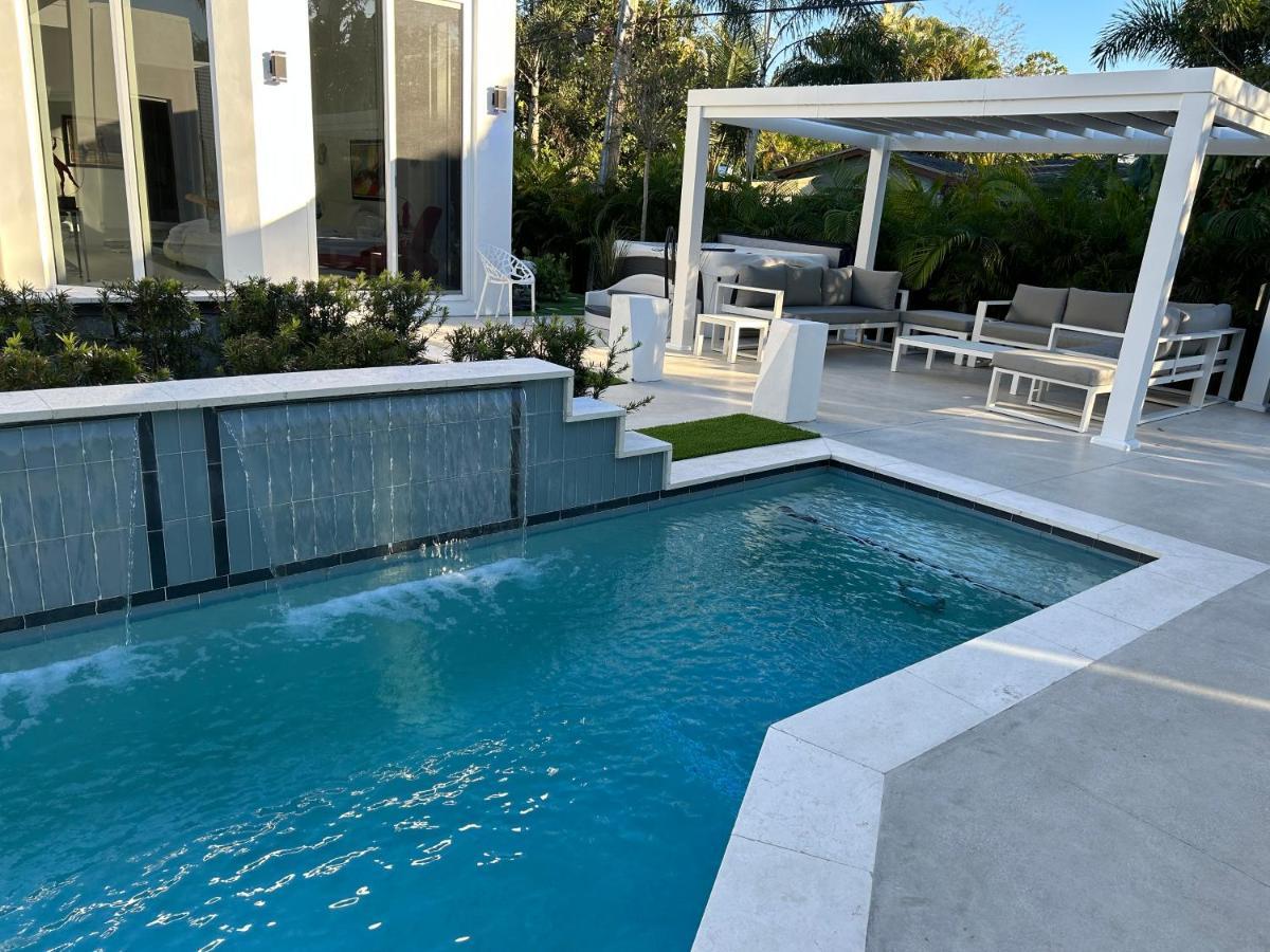 Guest house Men Only Clothing Option Near Wilton Manors